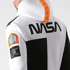Nouveau ❤️ Sweat Capuche Nasa Half Limited Edition Noir Blanc Détails Orange Fluo de Final Club ❤️ -Final Club Soldes final club 236667 FINAL 535 20201029T080003 03