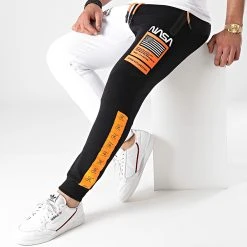 Coupon ⌛ Pantalon Jogging Half Limited Edition Noir Blanc Détails Orange Fluo de Final Club ✔️ -Final Club Soldes final club 247074 FINAL 550 20210225T154015 03
