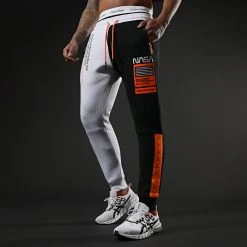 Coupon ⌛ Pantalon Jogging Half Limited Edition Noir Blanc Détails Orange Fluo de Final Club ✔️ -Final Club Soldes final club 247074 FINAL 550 20210226T144021 05