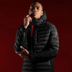 Le moins cher ⌛ Doudoune Capuche Premium Tech Noir Rouge de Final Club ⭐ -Final Club Soldes final club 269499 FAB FINAL 1150510 0010 20211129T144557 05