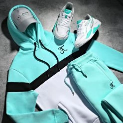 Coupon ⭐ Sweat Capuche Tricolore Avec Broderie 747 Blanc Bleu Pastel de Final Club 🎉 -Final Club Soldes final club 280365 FINAL 747 20220207T123139 05