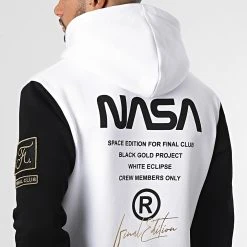Bon marché ⭐ Sweat Capuche Nasa Final Edition Noir Blanc Détails Or de Final Club 😀 -Final Club Soldes final club 286771 FINAL 815 20211110T091306 05
