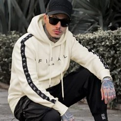 Les meilleures critiques de 💯 Sweat Capuche A Bandes Avec Broderie 854 Creme de Final Club ✔️ -Final Club Soldes final club 293779 FINAL 854 20220421T080641 05