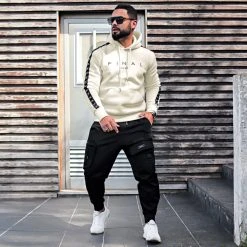 Les meilleures critiques de 💯 Sweat Capuche A Bandes Avec Broderie 854 Creme de Final Club ✔️ -Final Club Soldes final club 293779 FINAL 854 20220427T084739 05