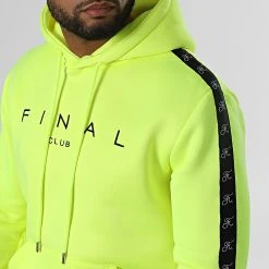 Grosses soldes ⭐ Sweat Capuche A Bandes Avec Broderie 839 Jaune Fluo de Final Club ❤️ -Final Club Soldes final club 295407 FINAL 839 20220308T154919 02