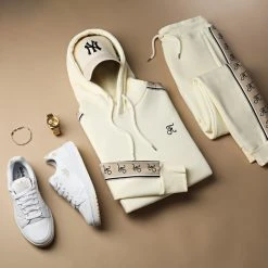 Remise 😉 Sweat Capuche Couture Edition Avec Bande Brodée 755 Blanc Creme de Final Club ⭐ -Final Club Soldes final club 295752 FINAL 755B 20220412T150425 05