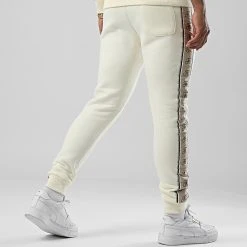Meilleure affaire 🥰 Pantalon Jogging Couture Edition Avec Bande Brodée 756 Blanc Creme de Final Club 🎁 -Final Club Soldes final club 295754 FINAL 756B 20220406T091316 03