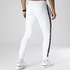 Vente flash 😍 Pantalon Jogging A Bandes et Broderie 999 Blanc de Final Club 😍 -Final Club Soldes final club 317670 FINAL 999 20220628T144238 04