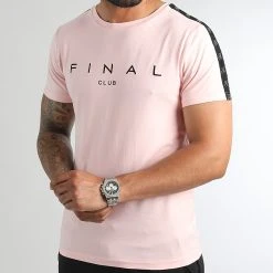 Le moins cher 🤩 Tee Shirt A Bandes Logo Premium Fit 1008 Rose Pastel de Final Club 🤩 -Final Club Soldes final club 319556 FINAL 1008 20220720T085756 03